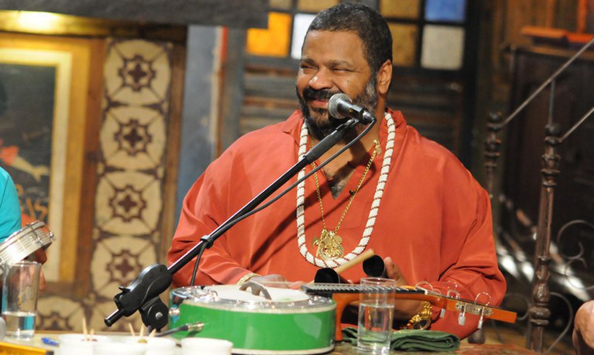 Especial de Domingo da Rádio Nacional homenageia Arlindo Cruz