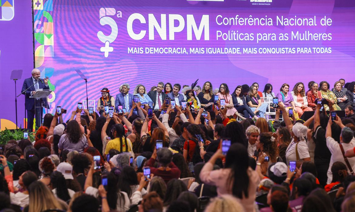 Mulheres cobram direitos e voz na 5ª Conferência Nacional 