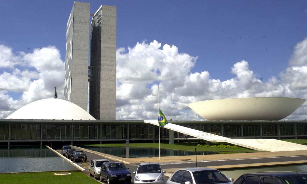 Câmara aprova urgência para oito projetos sobre segurança pública