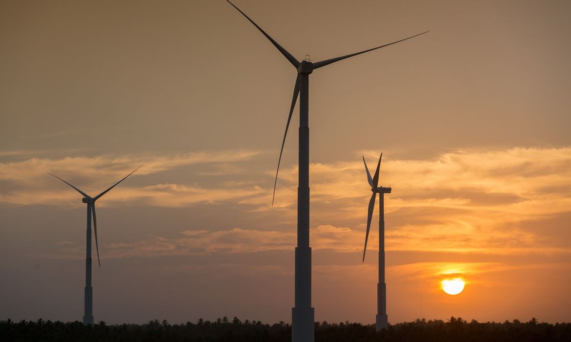Relatório mostra desigualdade no processo de transição energética