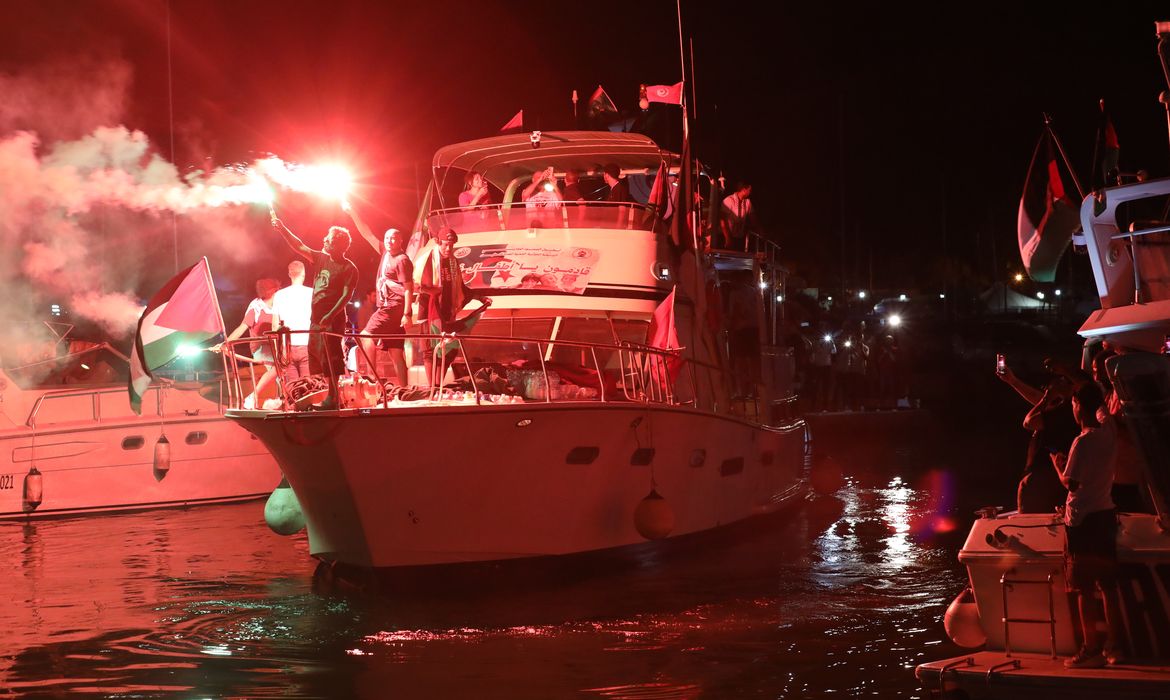 Deputada presa em flotilha pede fim de relações econômicas com Israel