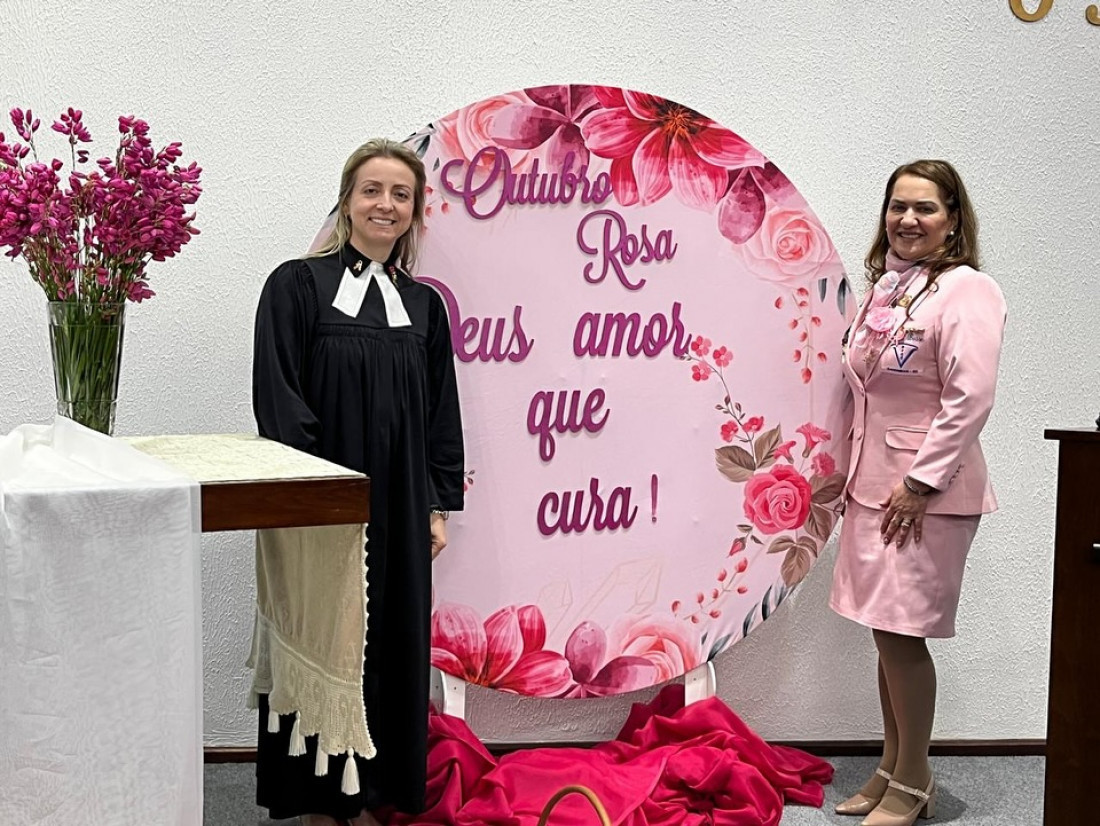 Igreja e Rede Feminina em Culto do Outubro Rosa
