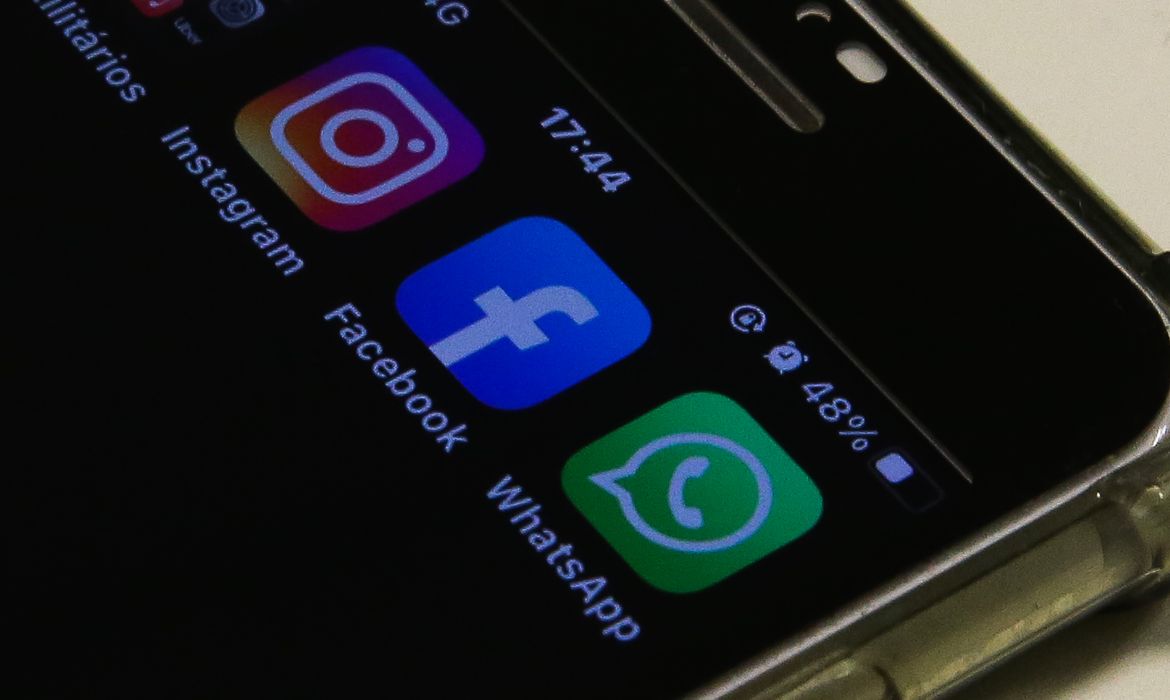 AGU pede que redes sociais removam desinformação sobre CNU 2025