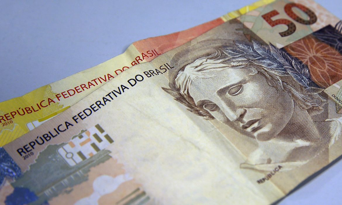 Economistas e setor produtivo veem avanços com PL da isenção de IR
