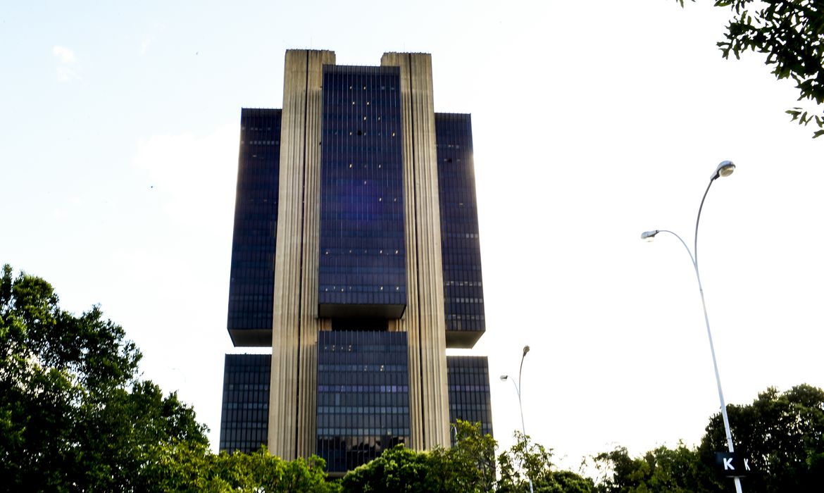 Banco Central passa a bloquear chaves Pix usadas em golpes e fraudes