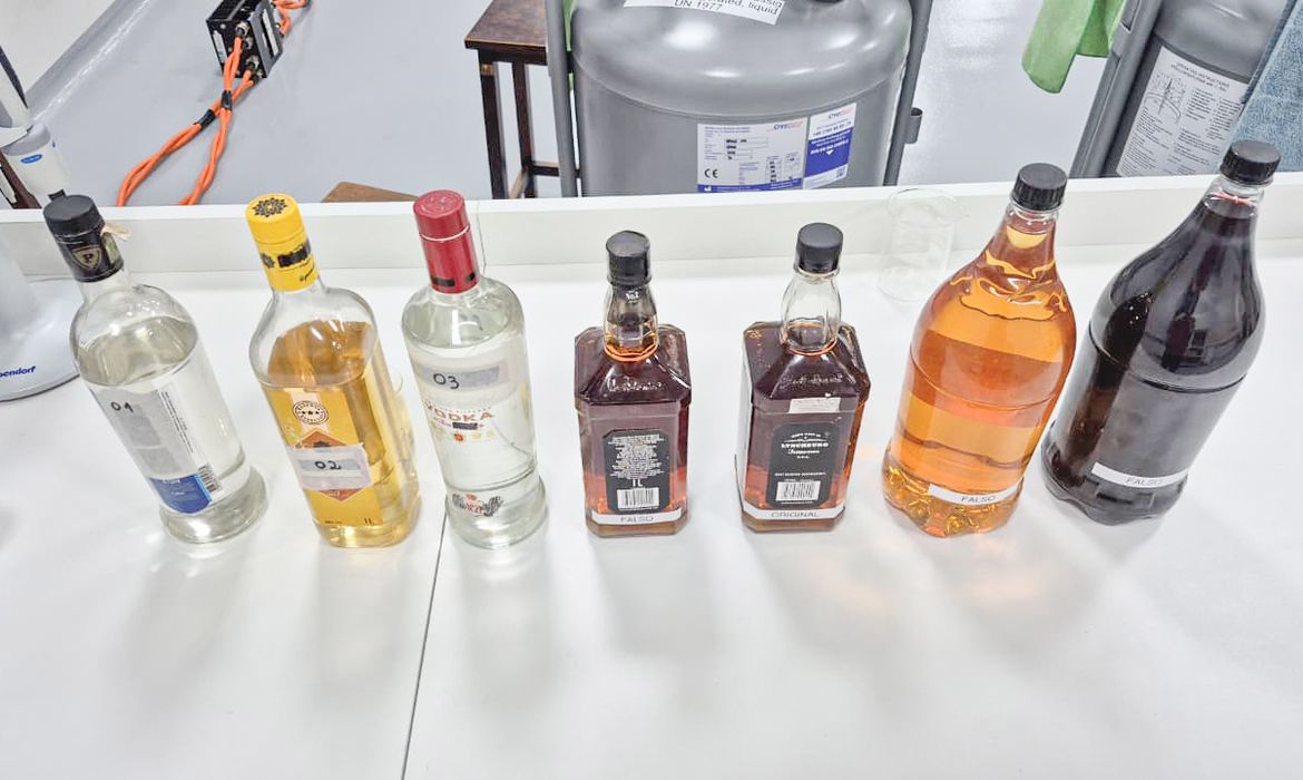 Metanol: Entenda como é feita a análise de bebidas adulteradas 