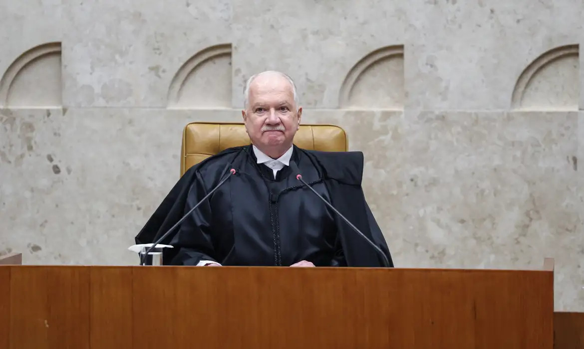 Fachin defende cultura democrática para evitar volta do autoritarismo
