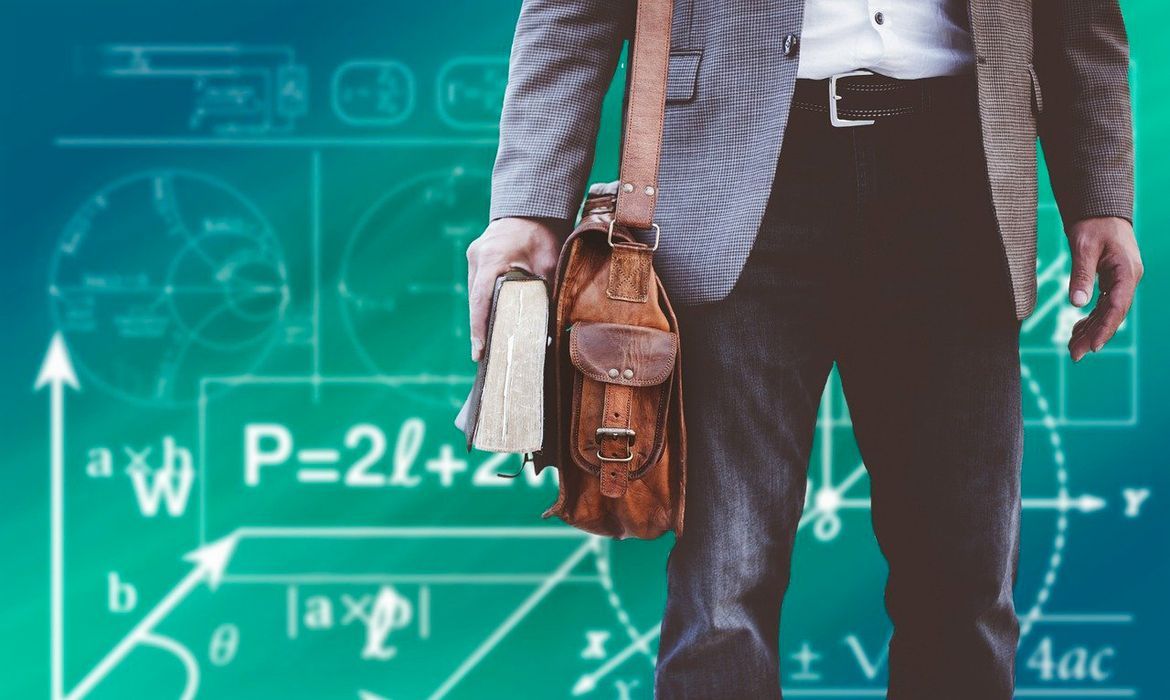Professores do Rio denunciam escolas que não pagam salários