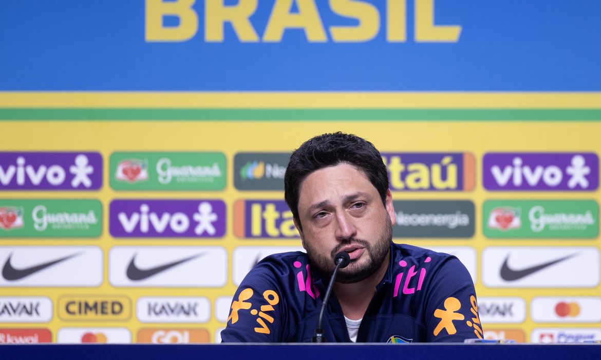 Programa Stadium, da TV Brasil, apresenta entrevista com Arthur Elias