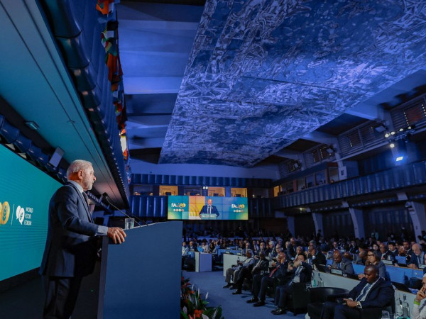 Lula diz que fome não é problema econômico, mas político