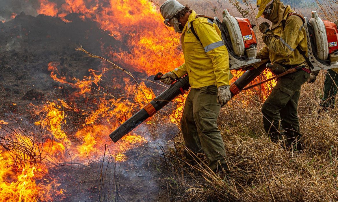 Pré-COP: Brasil propõe resposta global a incêndios florestais