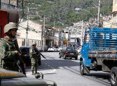 Rio apresentará plano para recuperar territórios ocupados pelo crime 