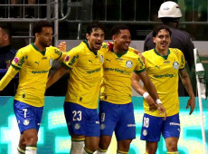 Brasileiro: Palmeiras goleia Bragantino e permanece com folga na ponta