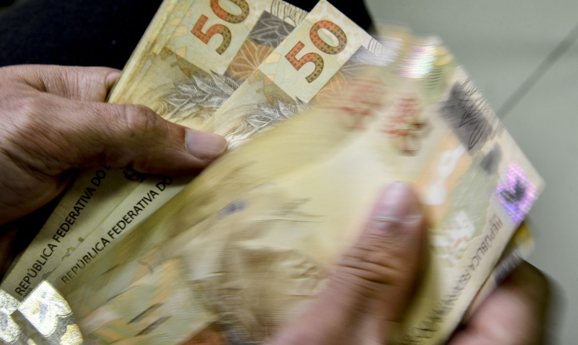 Senado ouve trabalhadores sobre aumento da faixa de isenção do IR