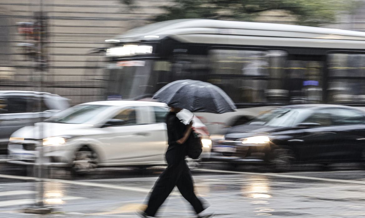 Defesa Civil alerta para temporais em SP a partir desta sexta-feira