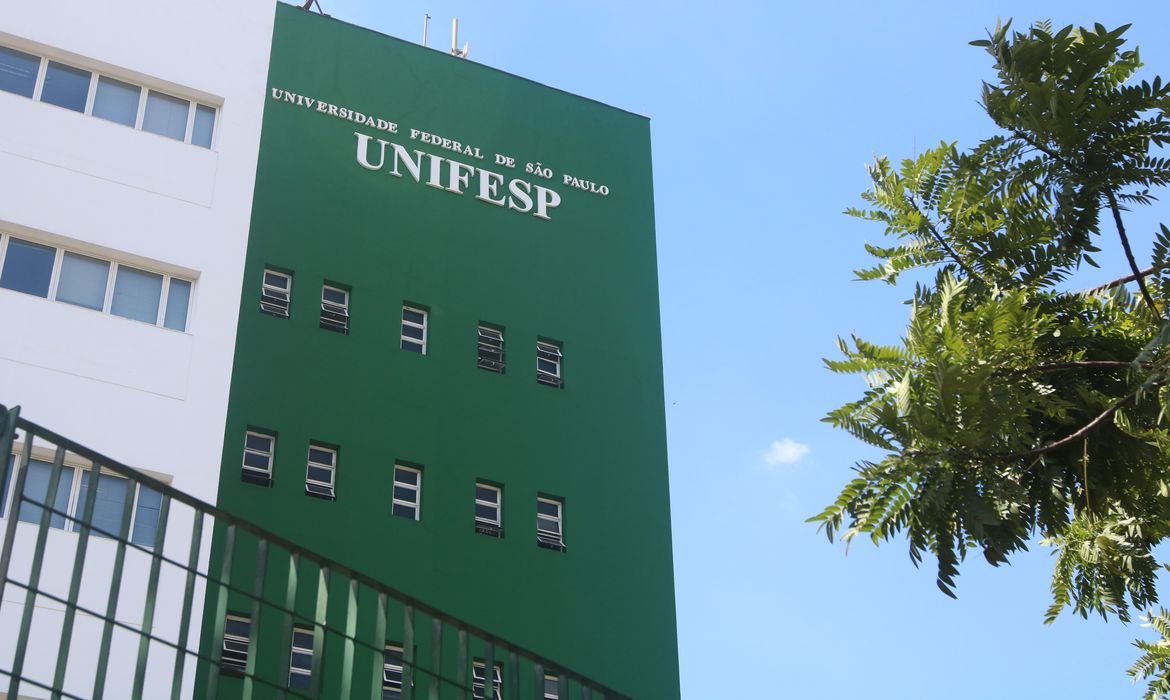 Polícia Federal faz operação em Santos contra ameaças à Unifesp