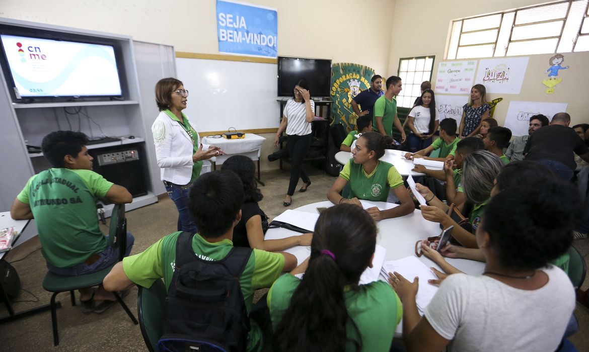Liminar mantém presença de professores em salas de leitura de SP