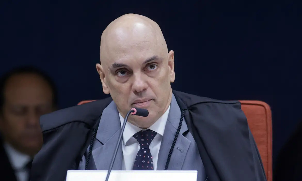 Moraes quer reabrir inquérito contra Valdemar Costa Neto por golpe