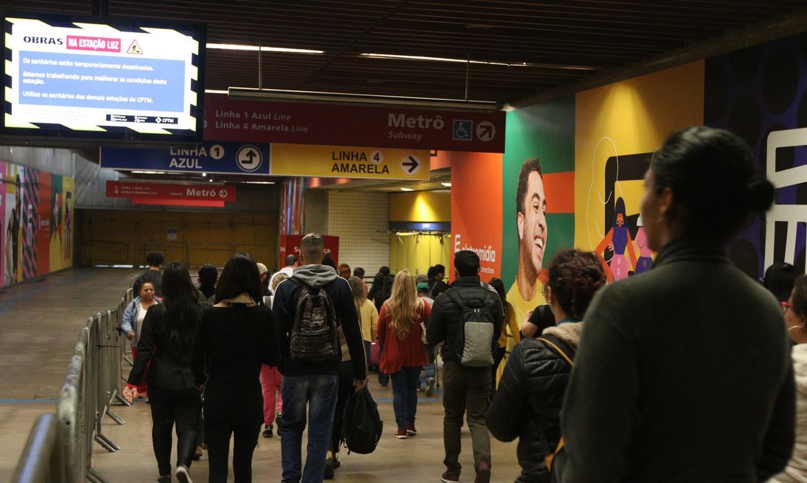 Após falha, Linha 4-Amarela do Metrô de SP volta a funcionar