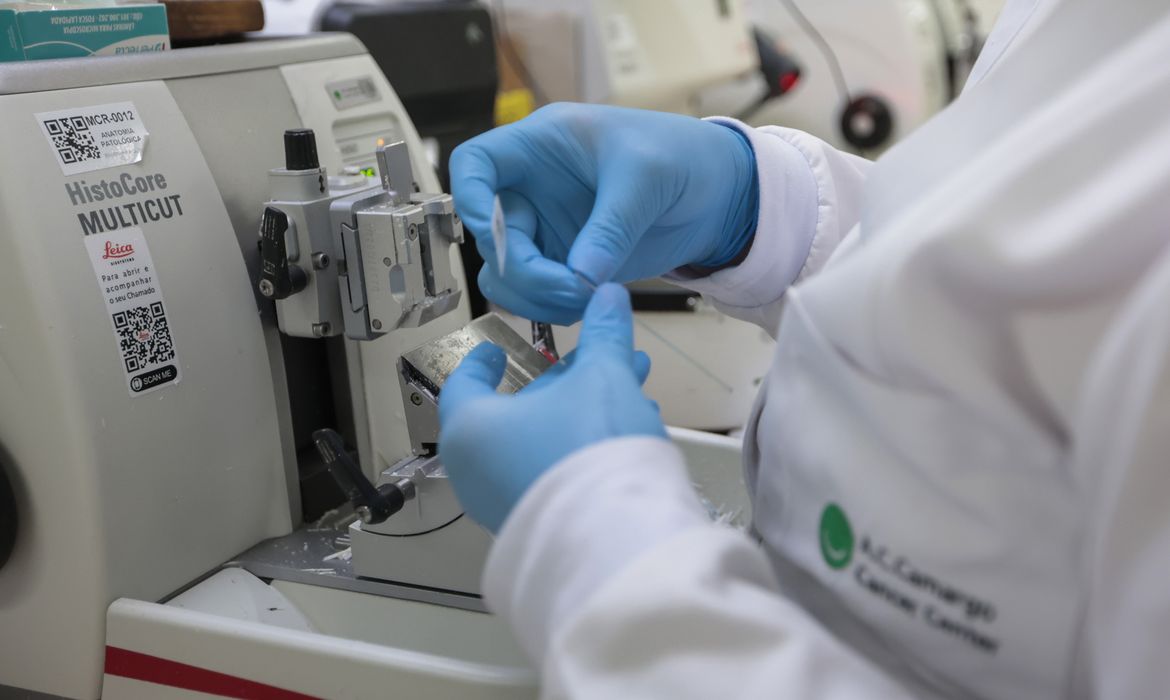 Cura de câncer de próstata pode chegar a até 98% 