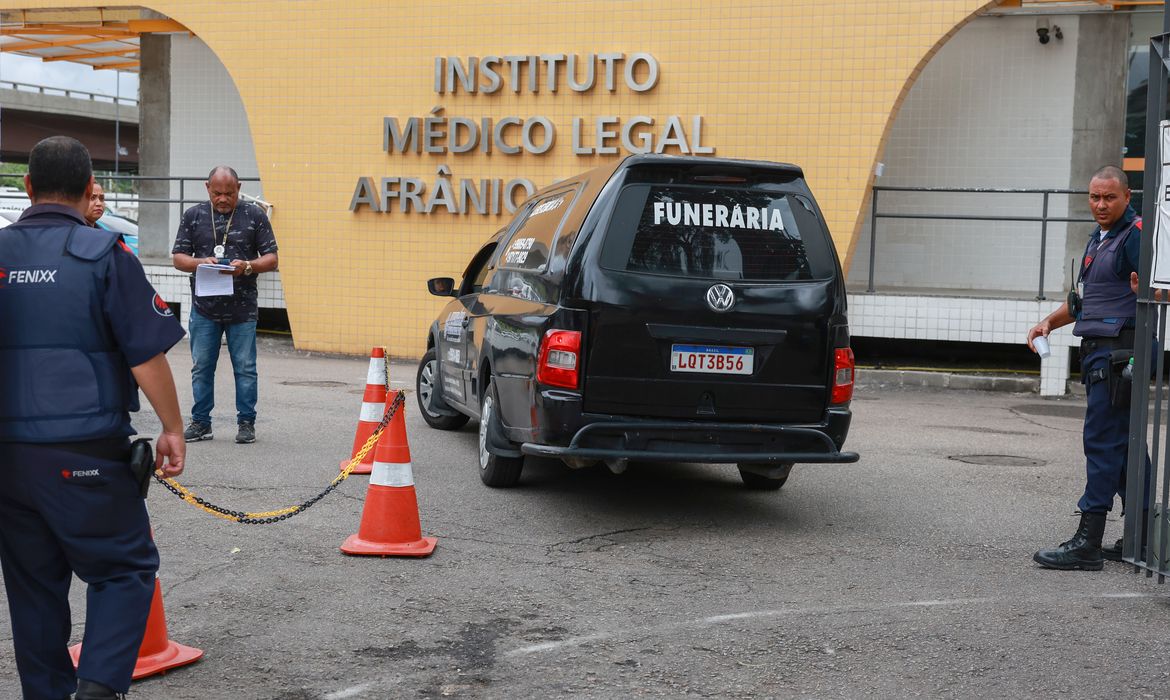 IML já liberou 89 corpos de mortos em megaoperação, diz governo do RJ