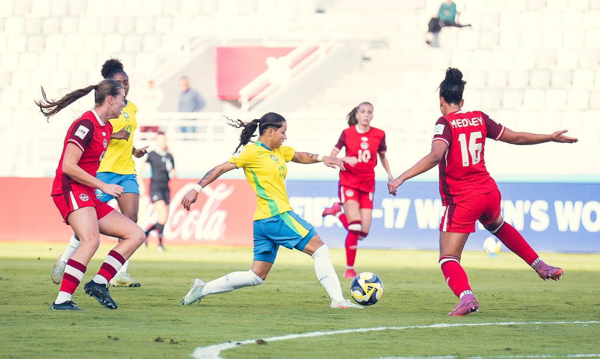 Brasil bate Canadá nos pênaltis e está na semi da Copa Sub-17