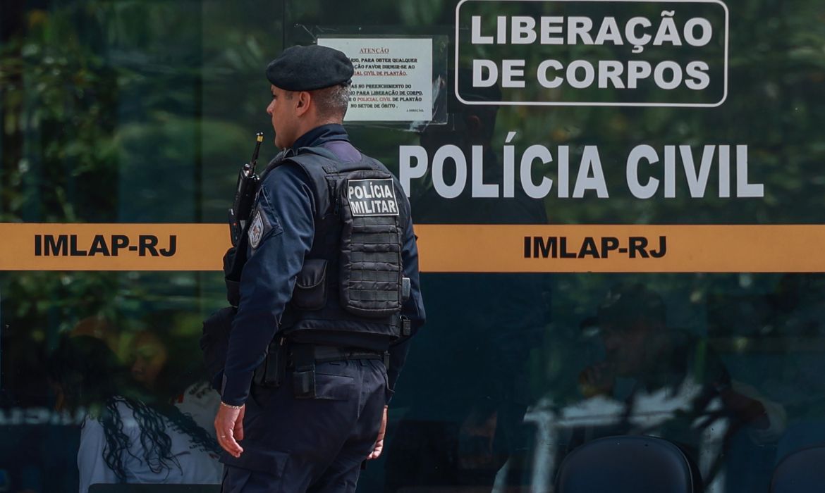 Castro defende no STF operação que deixou mais de 120 mortos no Rio 