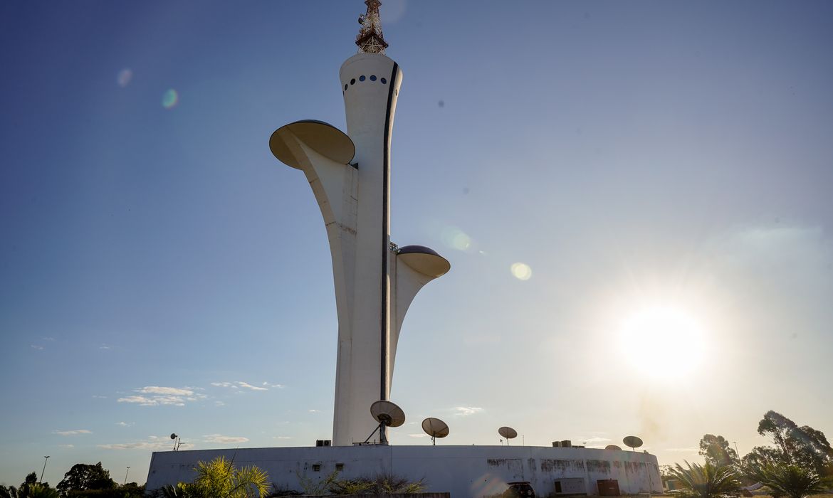 Governo fará leilão para comprar equipamentos de transmissão digital 