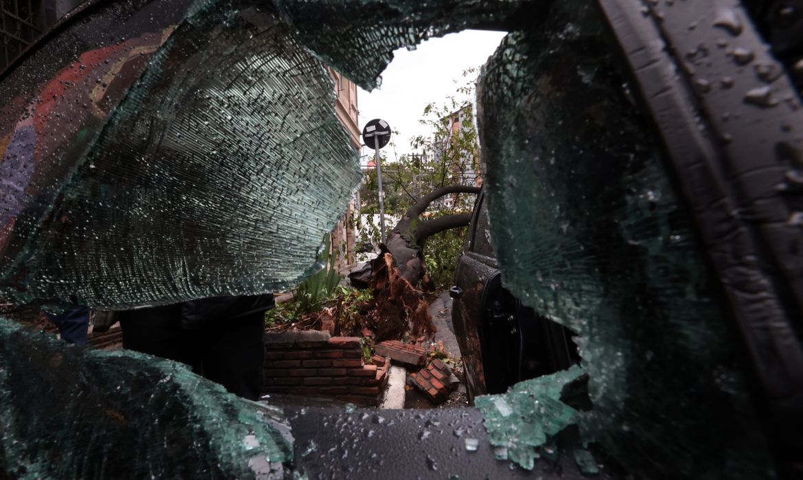 Justiça vê omissão da prefeitura de SP na prevenção de enchentes 