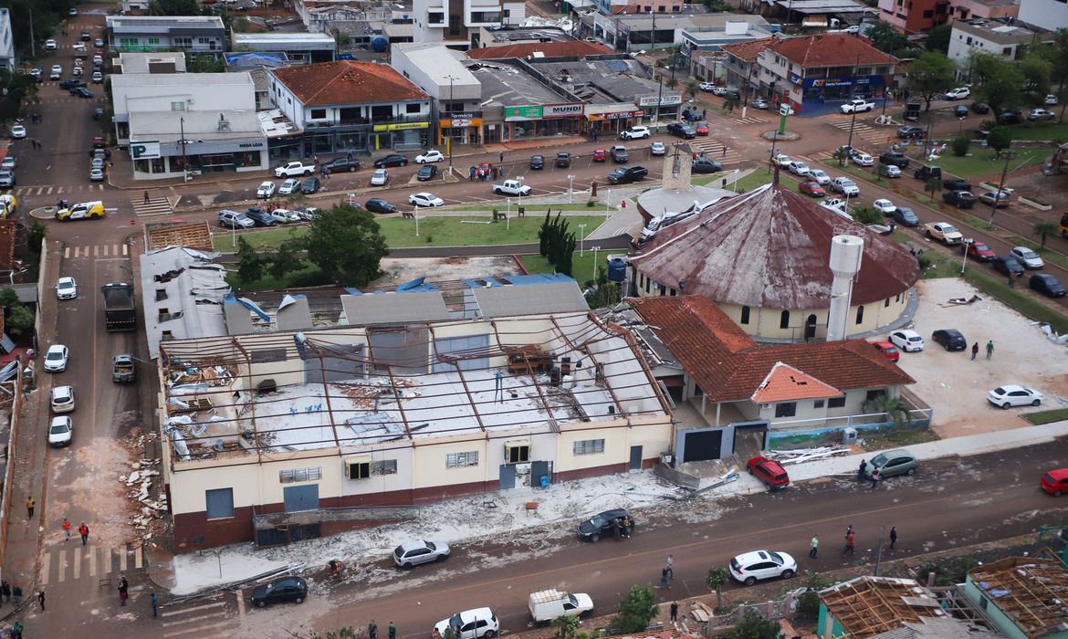 Governo trabalha para liberar FGTS de atingidos por tornado no PR