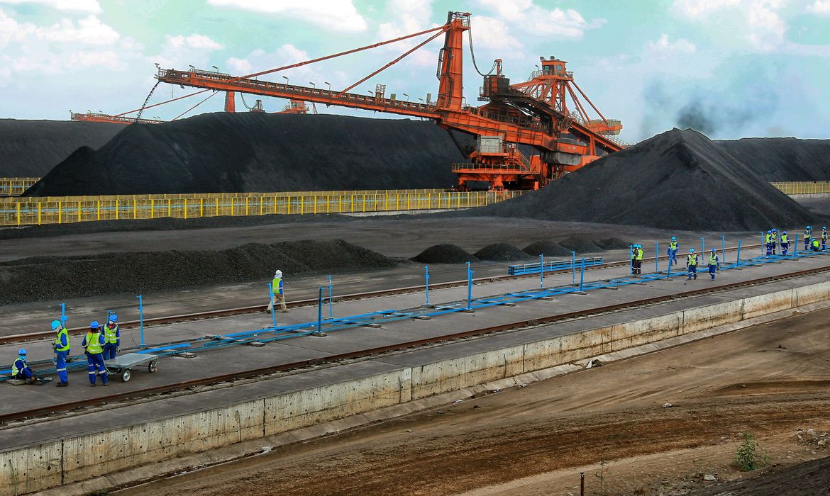 Ibama arquiva último projeto de usina a carvão mineral no país