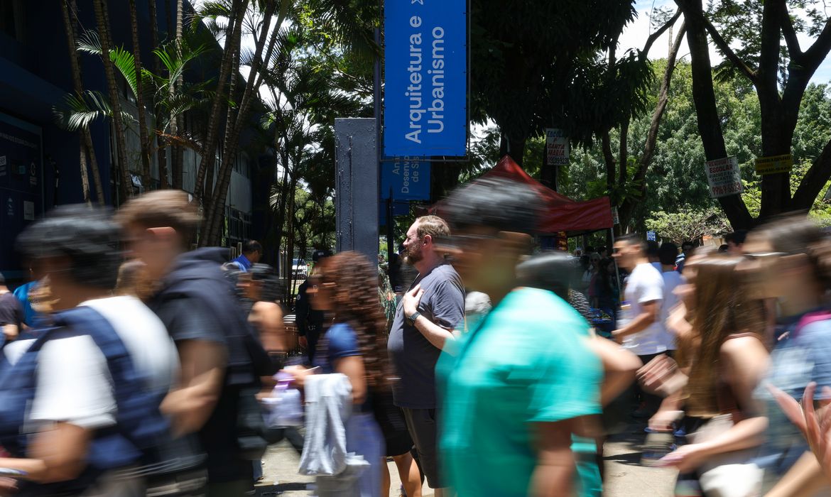 Abstenção no primeiro dia do Enem 2025 chegou a 27%