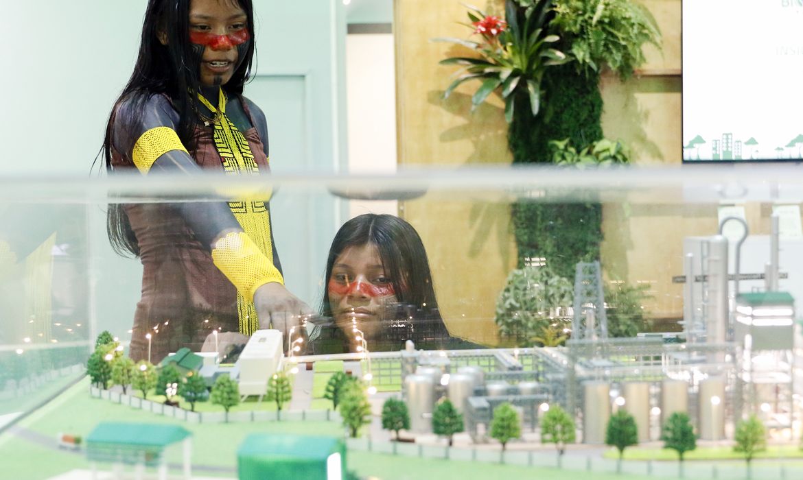 Crianças na COP: "As gerações passadas já falharam com a gente"