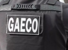 Arma de uso restrito e haxixe são apreendidos em casa de Canoinhas