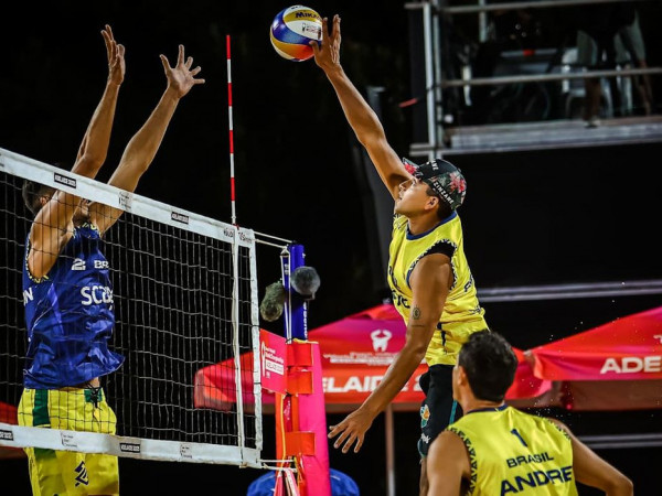 Duplas do Brasil estreiam com 6 vitórias no Mundial de Vôlei de Praia