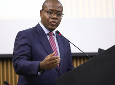 PF indicia ex-ministro Silvio Almeida por importunação sexual