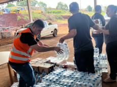 Prefeita Juliana foi acompanhada por servidores públicos de Canoinhas que se voluntariaram para a missão.