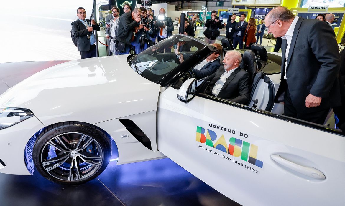 Lula diz que ficou feliz com retirada de tarifas pelos Estados Unidos