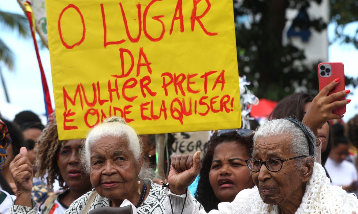 Conheça a história da Marcha das Mulheres Negras