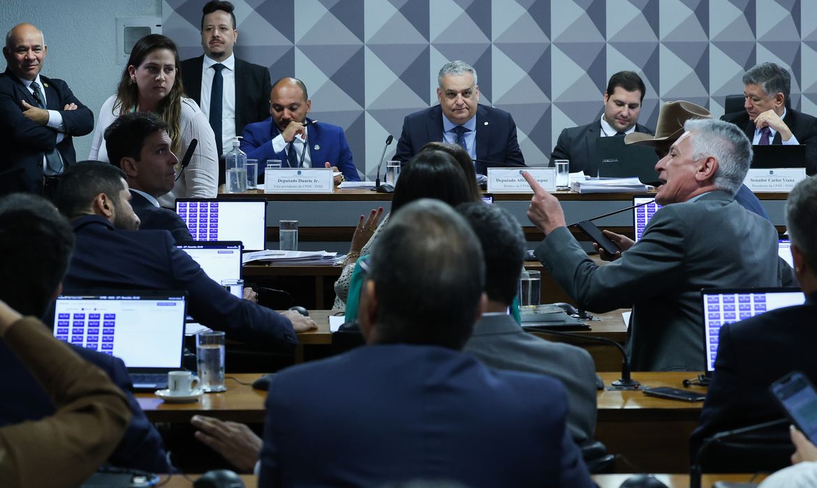 CPMI do INSS aprova dois pedidos de prisão preventiva