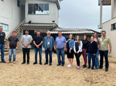 Entrega de mais de 13,2 mil alevinos a produtores rurais.