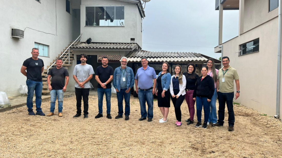 Entrega de mais de 13,2 mil alevinos a produtores rurais.