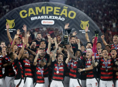 Flamengo derrota Cear&aacute; e coroa ano m&aacute;gico com t&iacute;tulo Brasileiro