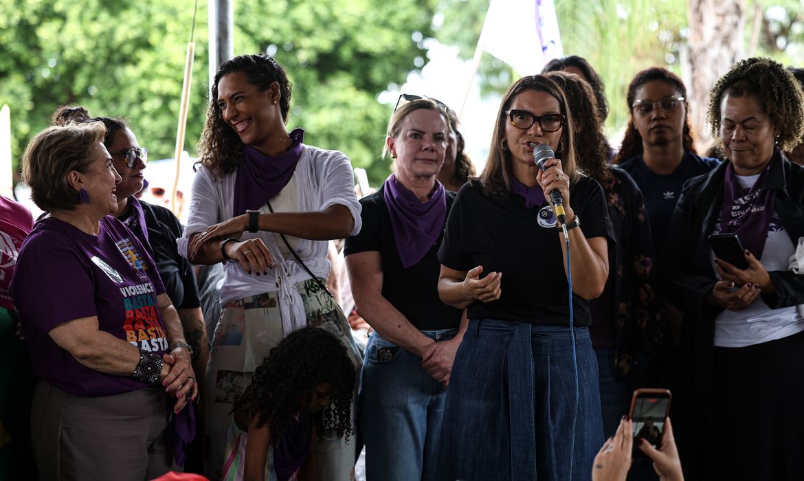 Ministras defendem penas maiores para crimes de feminicídio