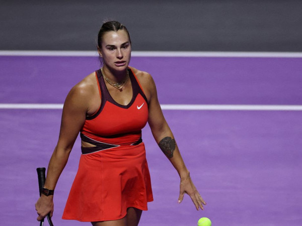 Sabalenka diz não ser justo que mulheres enfrentem atletas trans