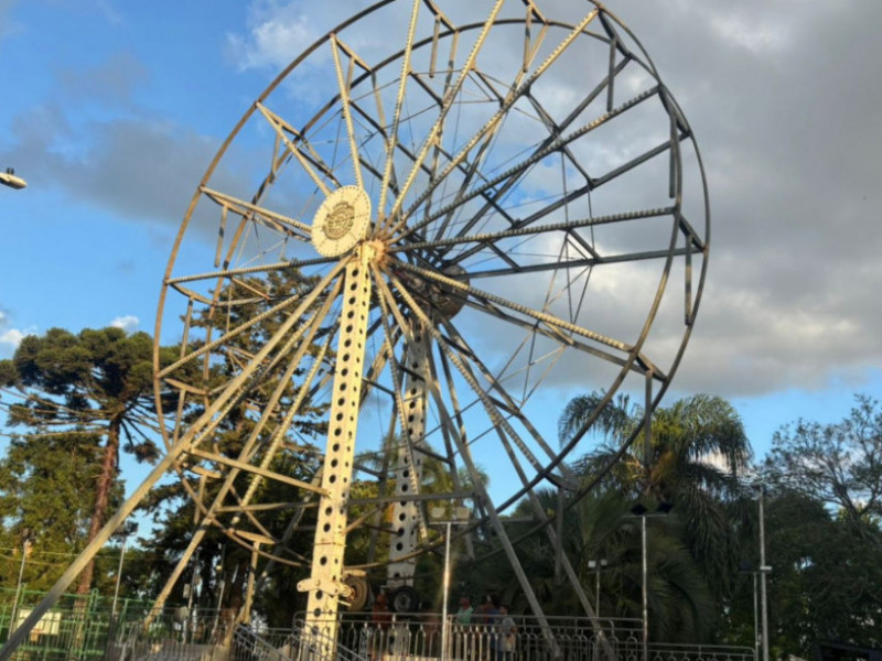 Roda-gigante abre nesta segunda-feira em Canoinhas.