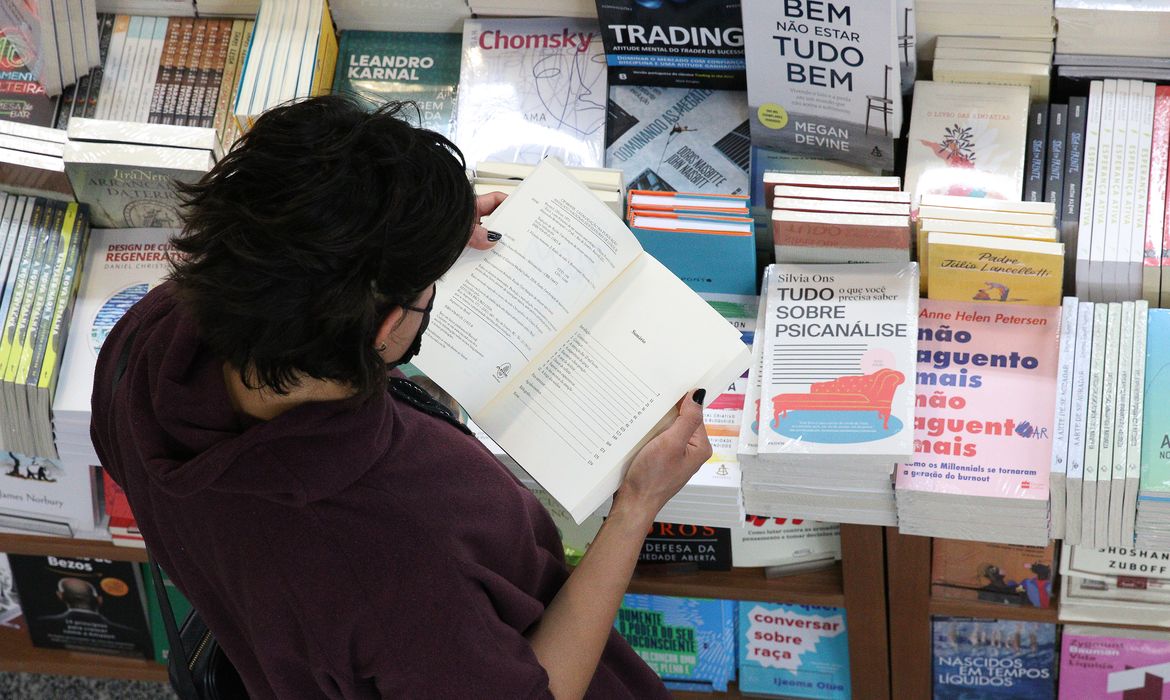 Setor editorial e de livros registra expansão de 13% em três anos