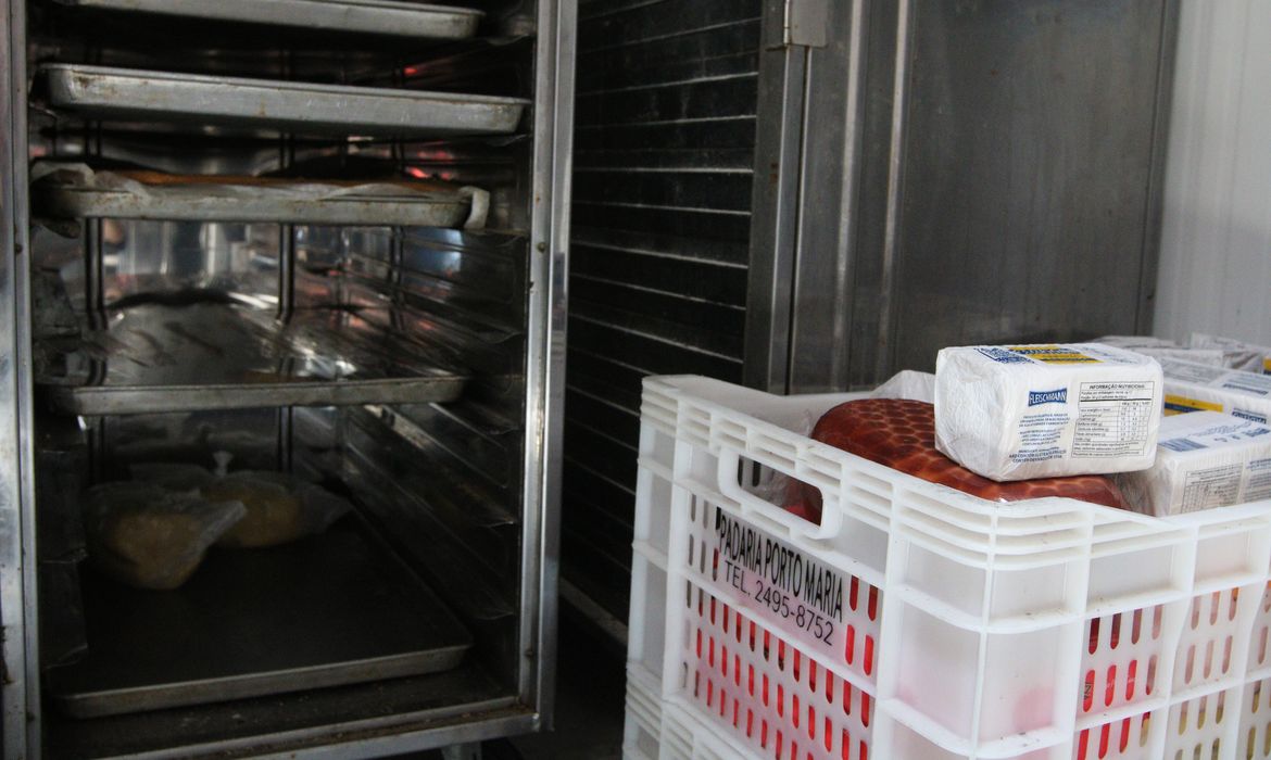 Bares, hotéis e restaurantes sofrem graves perdas com apagão em SP