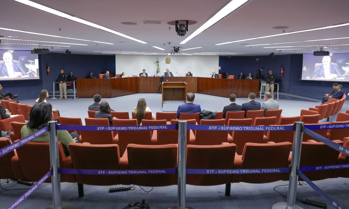 STF tem maioria para condenar mais cinco réus da trama golpista