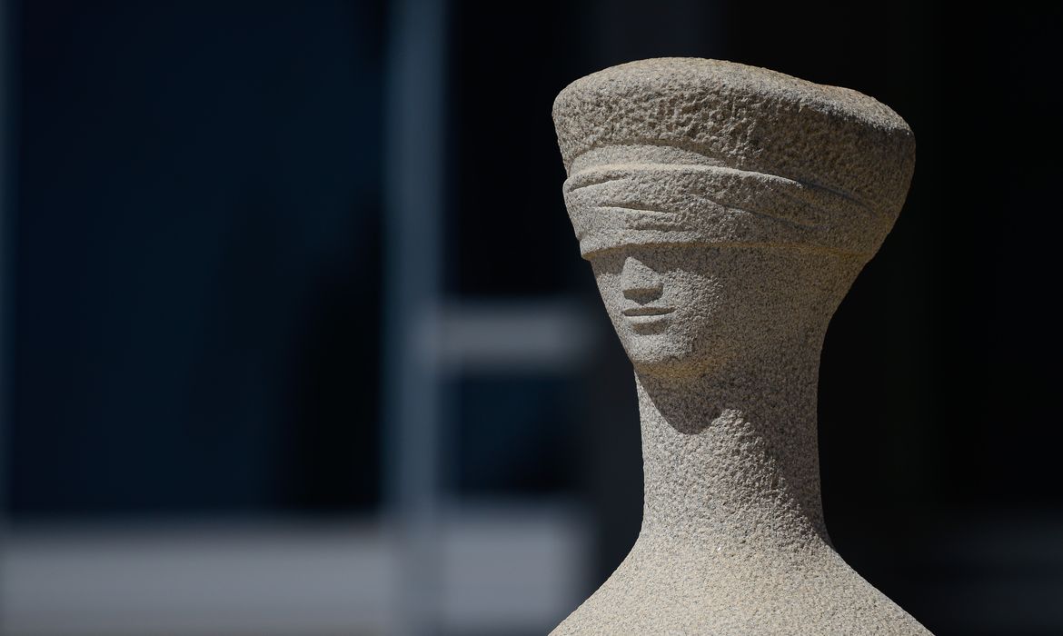 Acusados de tentar explodir bomba em aeroporto se tornam réus no STF